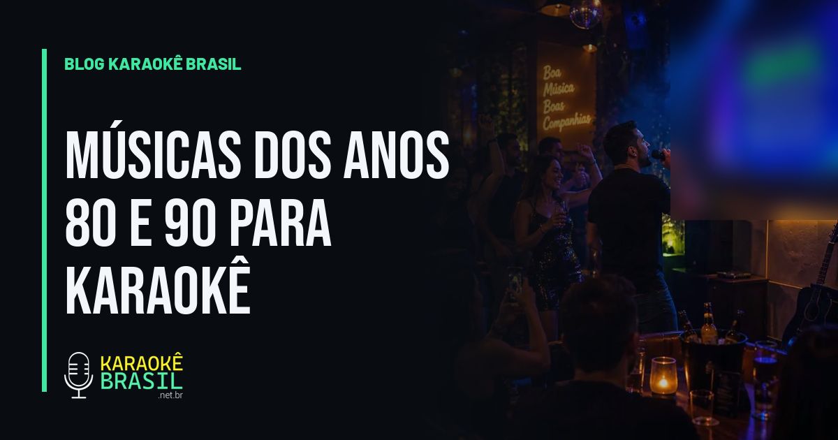 Salão cheio de pessoas cantando e dançando durante o karaokê