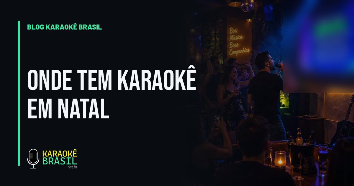 Salão cheio de gente cantando junto no karaokê