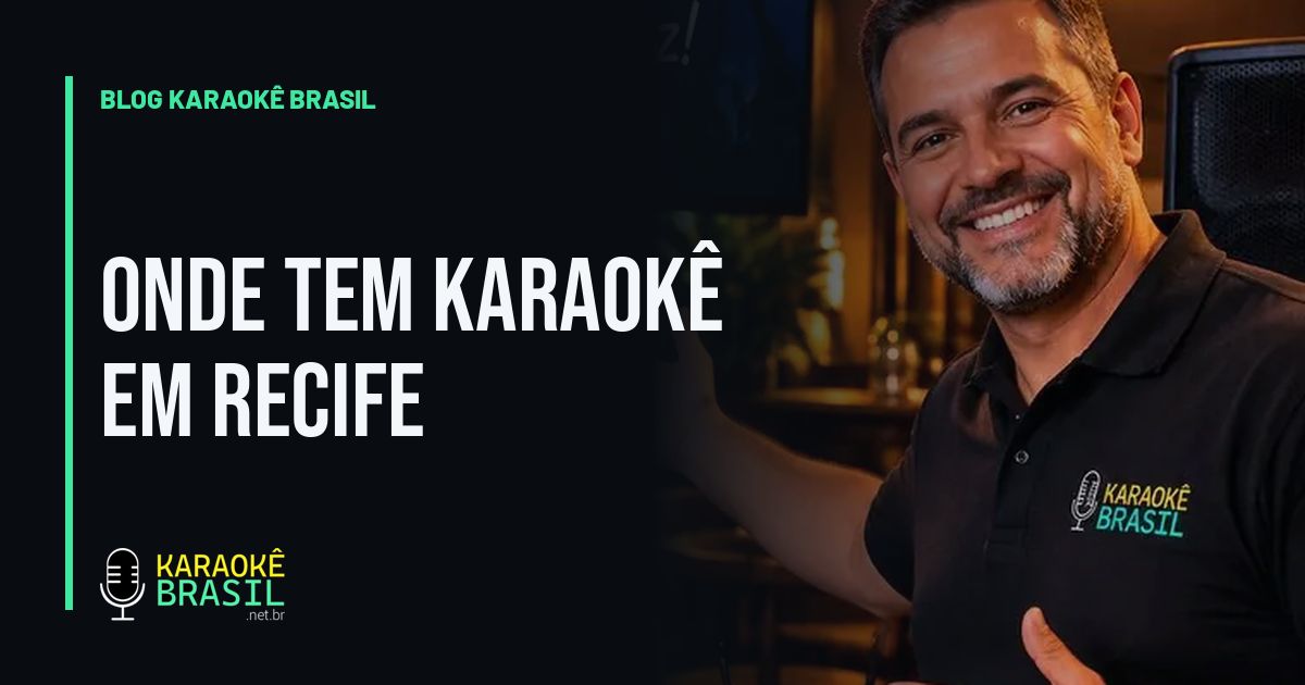 Apresentador de karaokê com microfone, chamando o próximo cantor